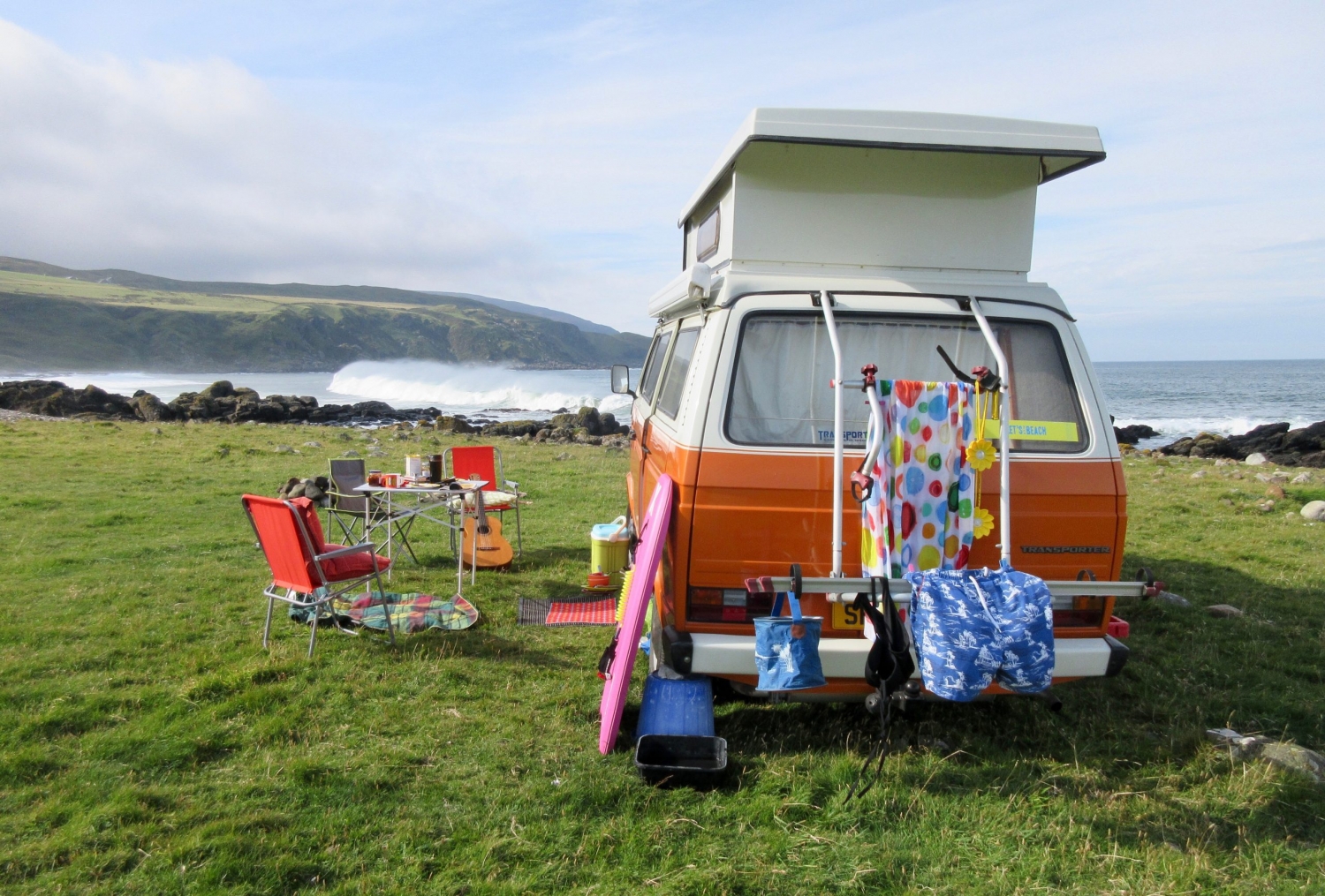 van beach trip 1: sand drawing/plastics